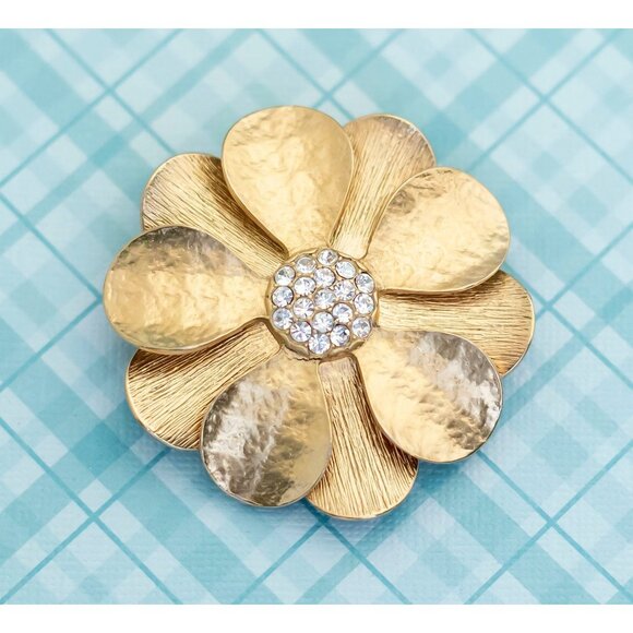Adorable Golden Flower Rhinestone Brooch - L13 - Picture 1 of 2